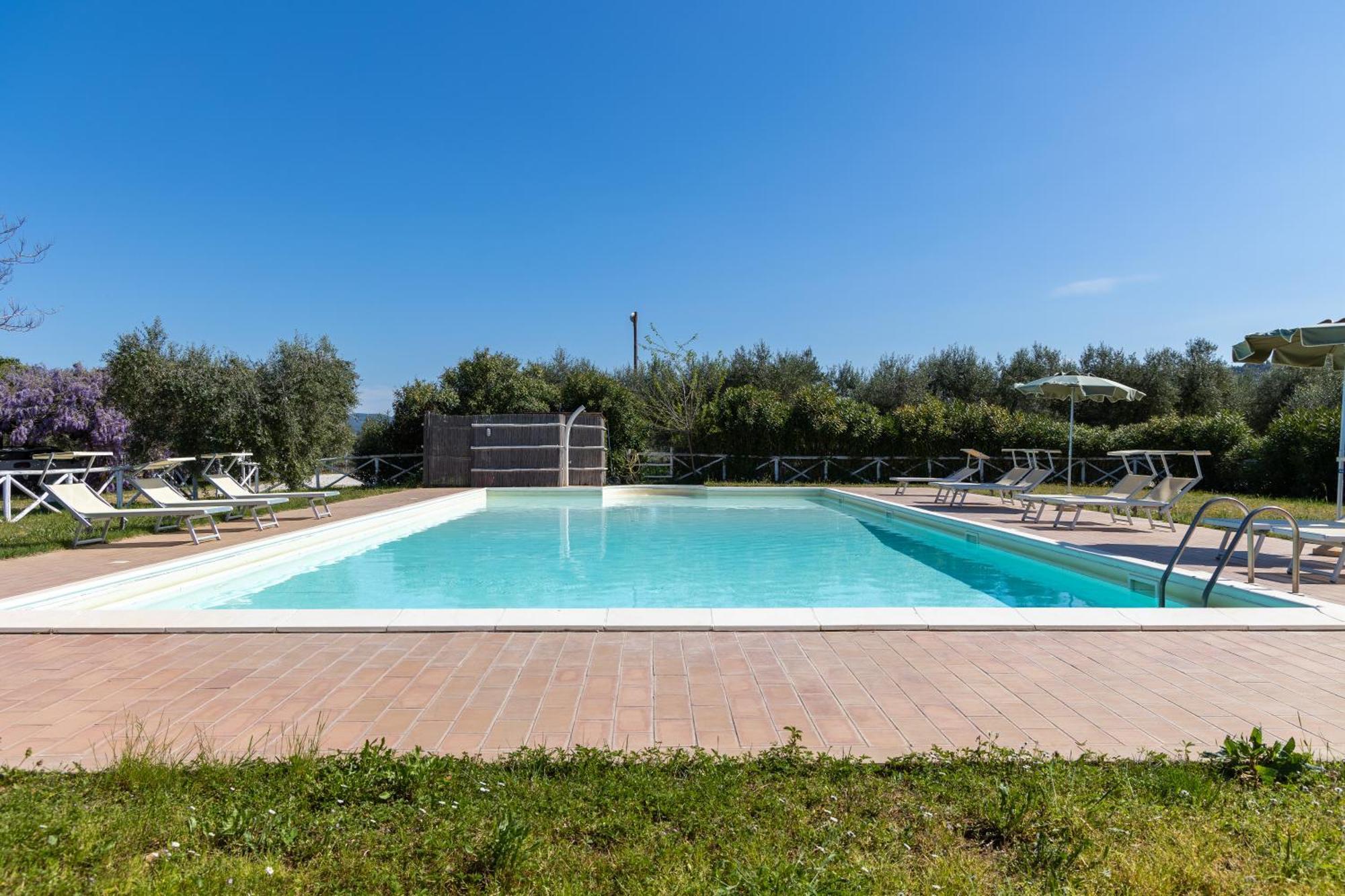 קסטנייטו קרדוצ'י Agriturismo La Valle - By Podere Arundineto מראה חיצוני תמונה